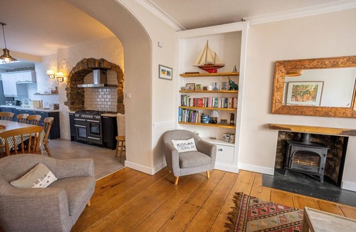 Tenby House | Comfortable six bedroomed town house within the walled town of Tenby