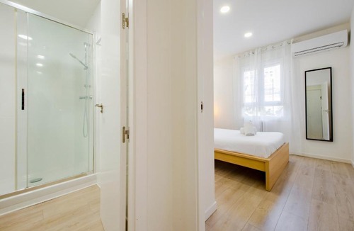 Imperial Apartment | Comodidad con parking para 4, vive La Latina