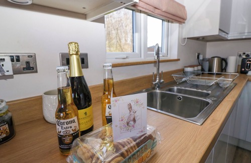 Warton Cottage | CONISTON VIEW LODGE, pet friendly, with pool in Carnforth
