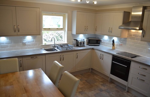 Jameston Cottage | Contemporary 3bed cottage w/garden,5 mins to beach