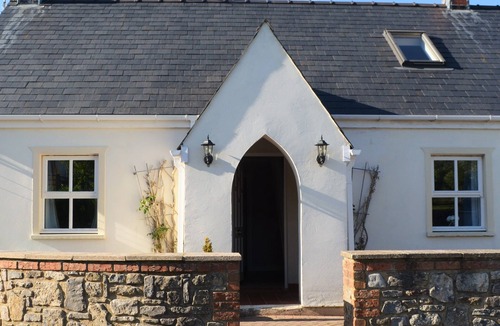 Jameston Cottage | Contemporary 3bed cottage w/garden,5 mins to beach