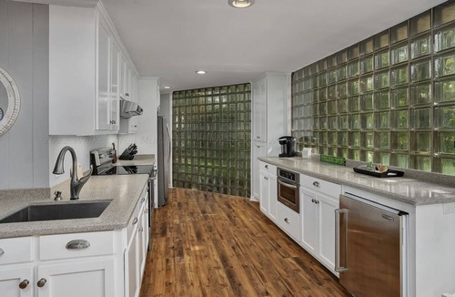 Cullman House | Convenient and Relaxing Lake House