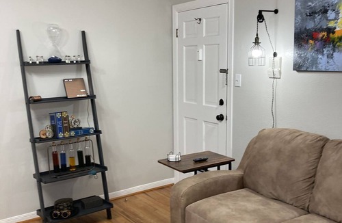 Hancock Condo | Convenient One Bedroom Hancock Condo