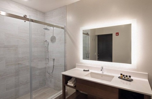 Winters House | Convenient Stay in Winters! 2 Pet-friendly Units, Free Parking, Prime Location!