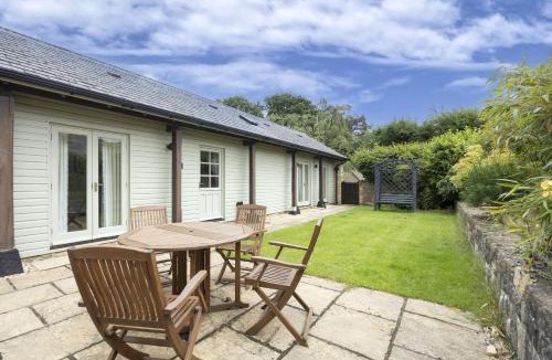 Andoversford House | Cosy 2-Bed Cotswold Cottage in Shipton Oliffe