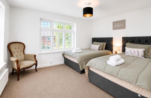 Stuppington House | Cosy Modern 3BR House Pet Friendly, Free Parking