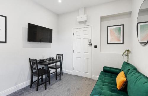 Grangetown House | Cosy Modern Apartment With Free Parking