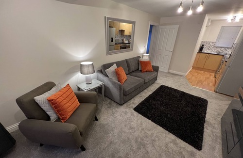 Stow-on-the-Wold House | Cotswold apartment with private parking!