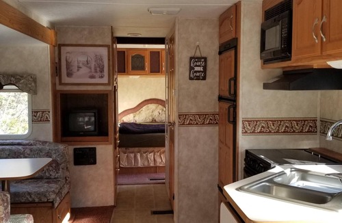 Cold Spring House | Couples Getaway - Hilltop Valley View Retreat AMAZING NATURE & VIEWS