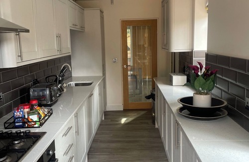 Lillington House | Cozy 1-bedroom bungalow in charming Leamington Spa with WiFi