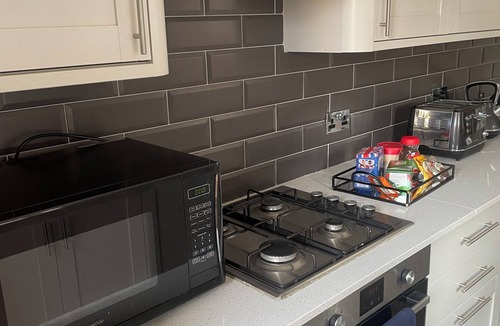 Lillington House | Cozy 1-bedroom bungalow in charming Leamington Spa with WiFi