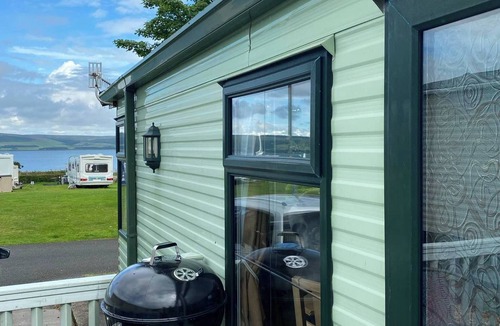 Stranraer House | Cozy 2-Bedroom Mobile Home in Kirkcolm with Sea Views