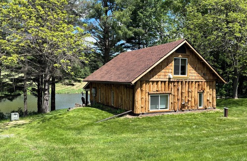 Strum Cabin | Cozy Cabin Retreat