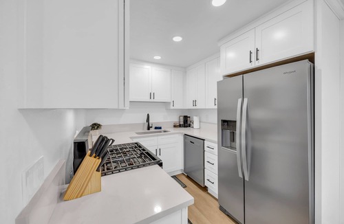 West University House | Cozy Haven Stay/2 Baths/Sleeps 6