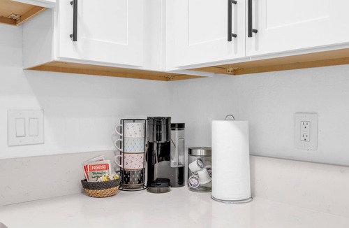 West University House | Cozy Haven Stay/2 Baths/Sleeps 6