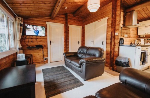 Bronaber Cabin | Cozy Hideway in Rural Mid Wales