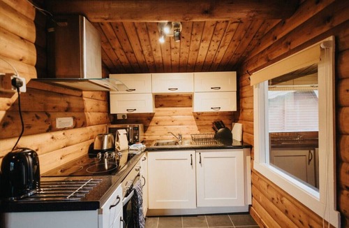 Bronaber Cabin | Cozy Hideway in Rural Mid Wales