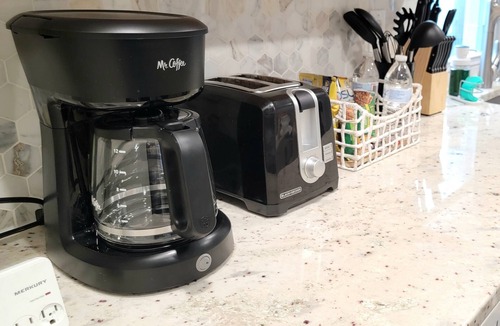 Cliffside Park House | Cozy Jersey Haven with parking - NYC Next Door!