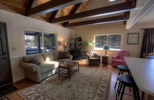Country Club Estates House | Cozy Mountain Cabin Perfect for Families and Hiking Trails in South Lake Tahoe, California