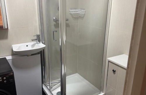 Acton Apartment | Cozy self contained studio flat