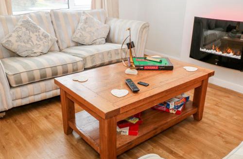 Bude House | Cranberry