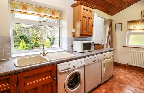 Haltwhistle Cottage | CRESCENT COTTAGE, character holiday cottage in Haltwhistle