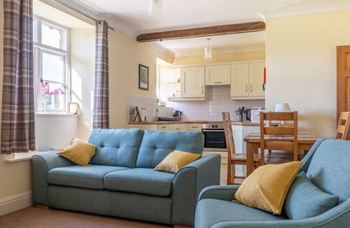 Near Sawrey Apartment | CRUMMOCK, woodburning stove, in Sawrey