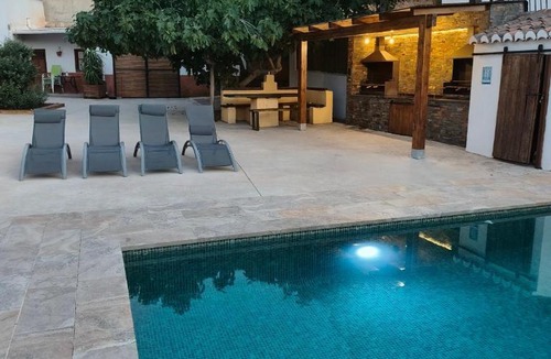 Los Banos House | Cuevas Uropia