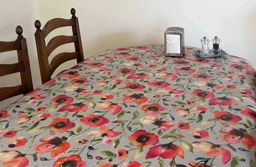 Sway Cabin | Cute 3-bedrm cottage, central village location, 5 mins walk from station