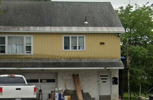 Stockade Historic District Apartment | Cute & Cozy studio furnished apartment with everything you need! Clean & Safe