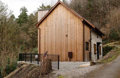 Caerphilly House | Cwmwbwb Lodge