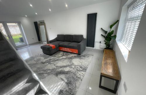 Llandaff North House | Cwtch Mawr