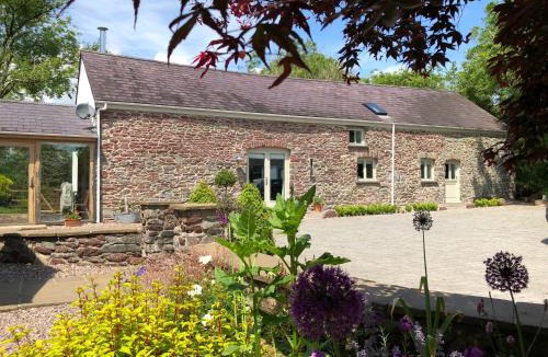 Carmarthen Bed & Breakfast | Dan y Graig Barn, Carmarthen