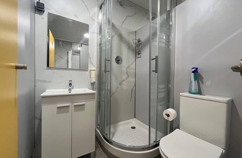 Moncloa - Arguelles Hostel | DEBOD HOSTEL