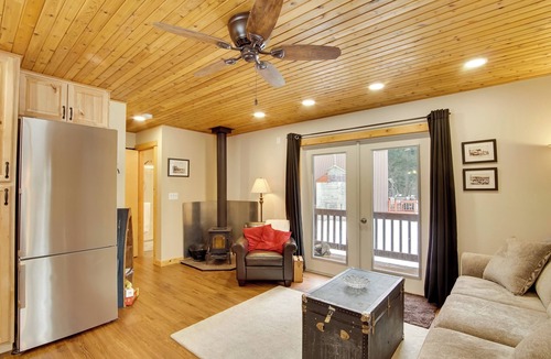 Elk Meadows Cottage | Deck & Fire Pit: Yakima River Retreat in Cle Elum