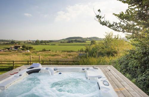 Dundon House | Decoy Farm House - Parking for 3 cars - Hot tub - Wi-Fi