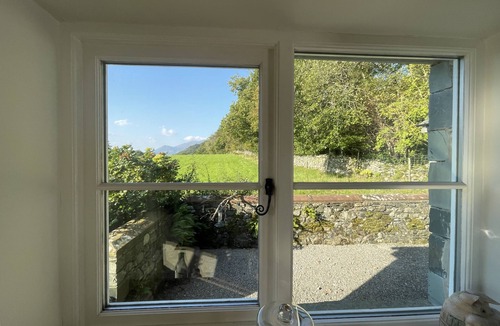 Borrowdale Cottage | Deer Close Cottage - sleeps 2 guests in 1 bedroom