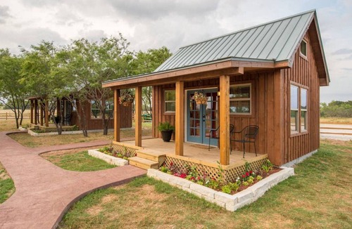 Lacy-Lakeview Cabin | Deerfield Countryside Tiny Cabin #6 - 10 min to Silos at Magnolia