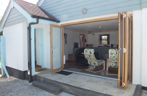 Widemouth Bay House | Delightful retreat, 3 mins walk to Widemouth Bay blue flag beaches & coast path
