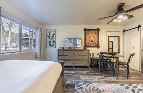 Truckee House | Delightful Studio w/Kitchenette #111 at Donner Lake Village