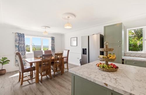 Napton-on-the-Hill House | Detached 4BR, 4 Bathroom, Driveway, WiFi, Smart TV