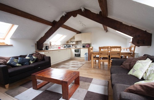 Kendal House | DETACHED STONE BARN IN SELSIDE, SLEEPS 6, WITH GARDEN ROOM.