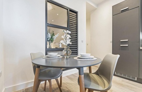 Bordesley Apartment | Digbeth Square - Central - Sleeps 2 - Bullring
