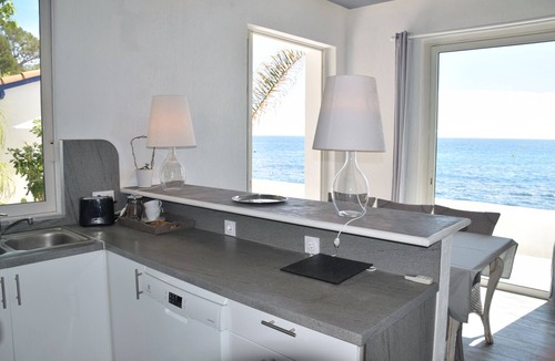 Eze Apartment | Direct front beach EZE