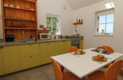 Llandyssiliogogo Cottage | DOLWYLAN BARN, pet friendly, character holiday cottage in New Quay