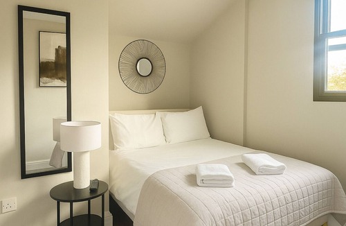 Cambridge Hotel | Double Room Accommodation | Mill Road, Cambridge | Walk to City Centre & Station
