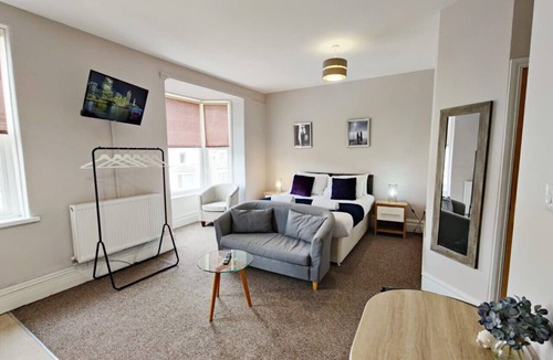 Gorseinon Apartment | Double Room with Kitchen & Parking | Gorseinon Swansea