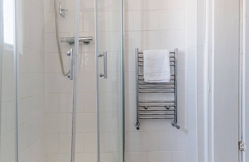 Clifton House | Double Room with Shared Bathroom