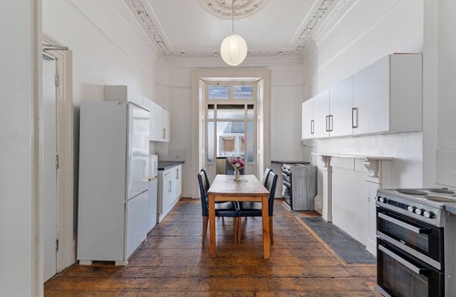 Clifton House | Double Room with Shared Bathroom