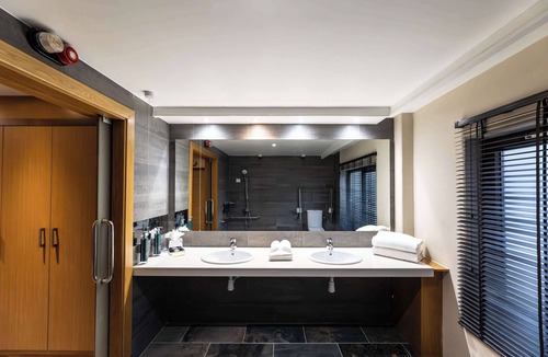 Warwick Hotel | DoubleTree by Hilton London Victoria